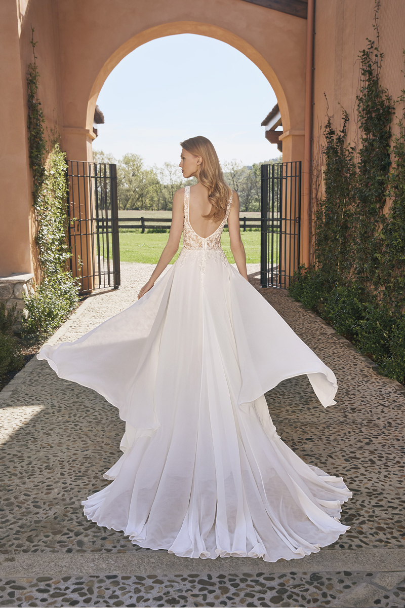 Vestidos de novia Alberto Palatchi con encajes y detalles artesanales